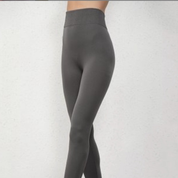 NEW•XL-1X•ESSENTIAL THREADS COMPRESSION HIGH-WAIST CHARCOAL LEGGINGS - Picture 5 of 15